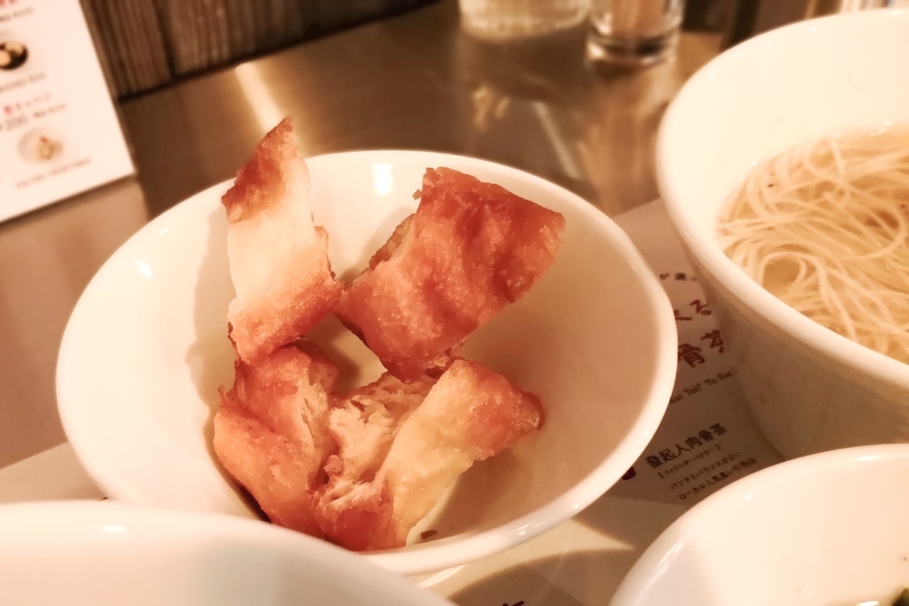 バクテーとセットで食べる揚げパン　シンガポールバクテー赤坂
