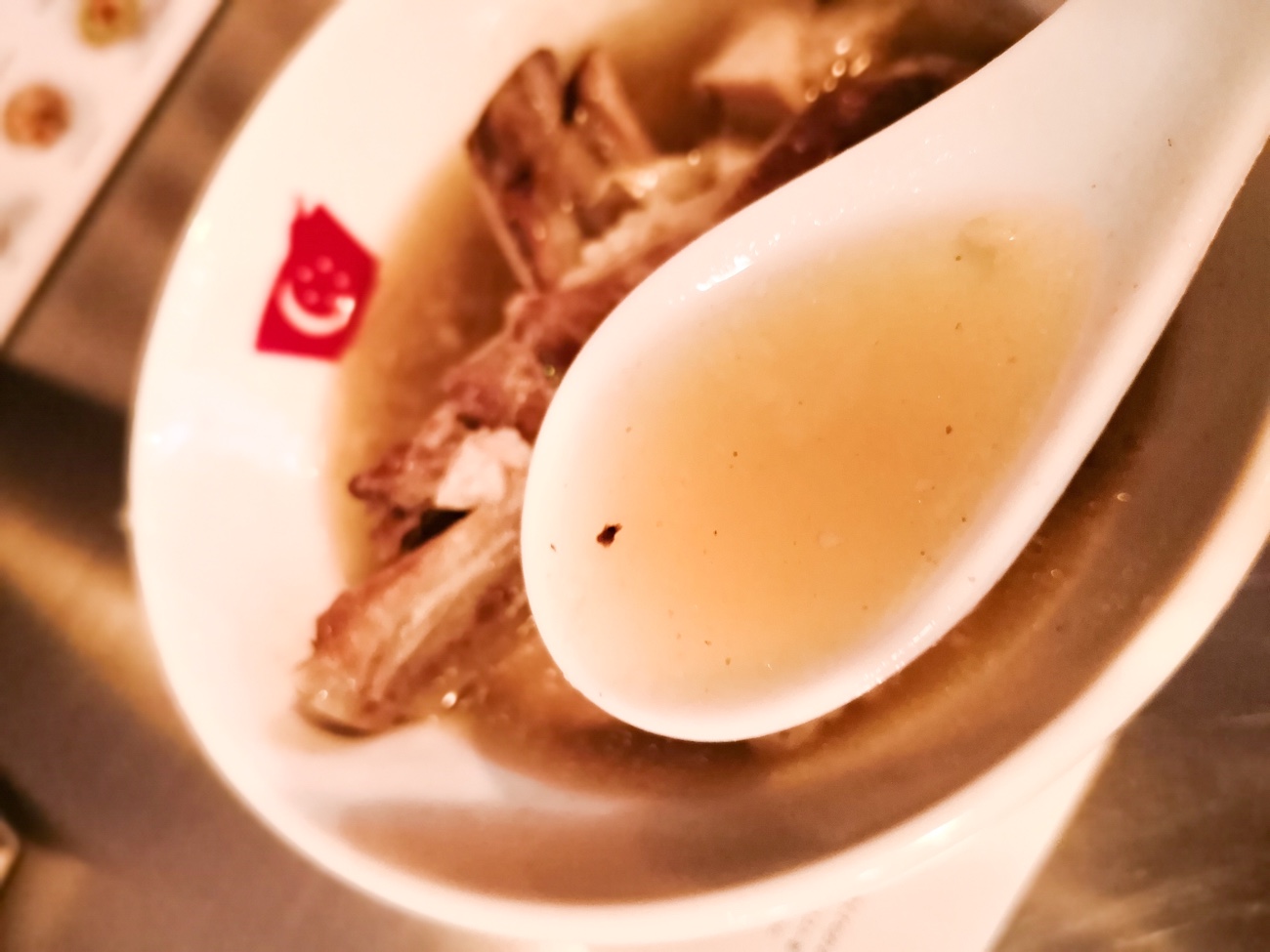 シンガポールバクテー赤坂のスープ